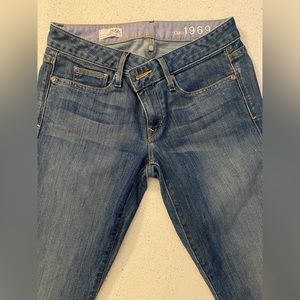 Gap Jeans Flare bottoms Size 26/2r Curvy fit